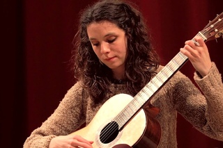 Laura Snowden performs Mompou Cuna