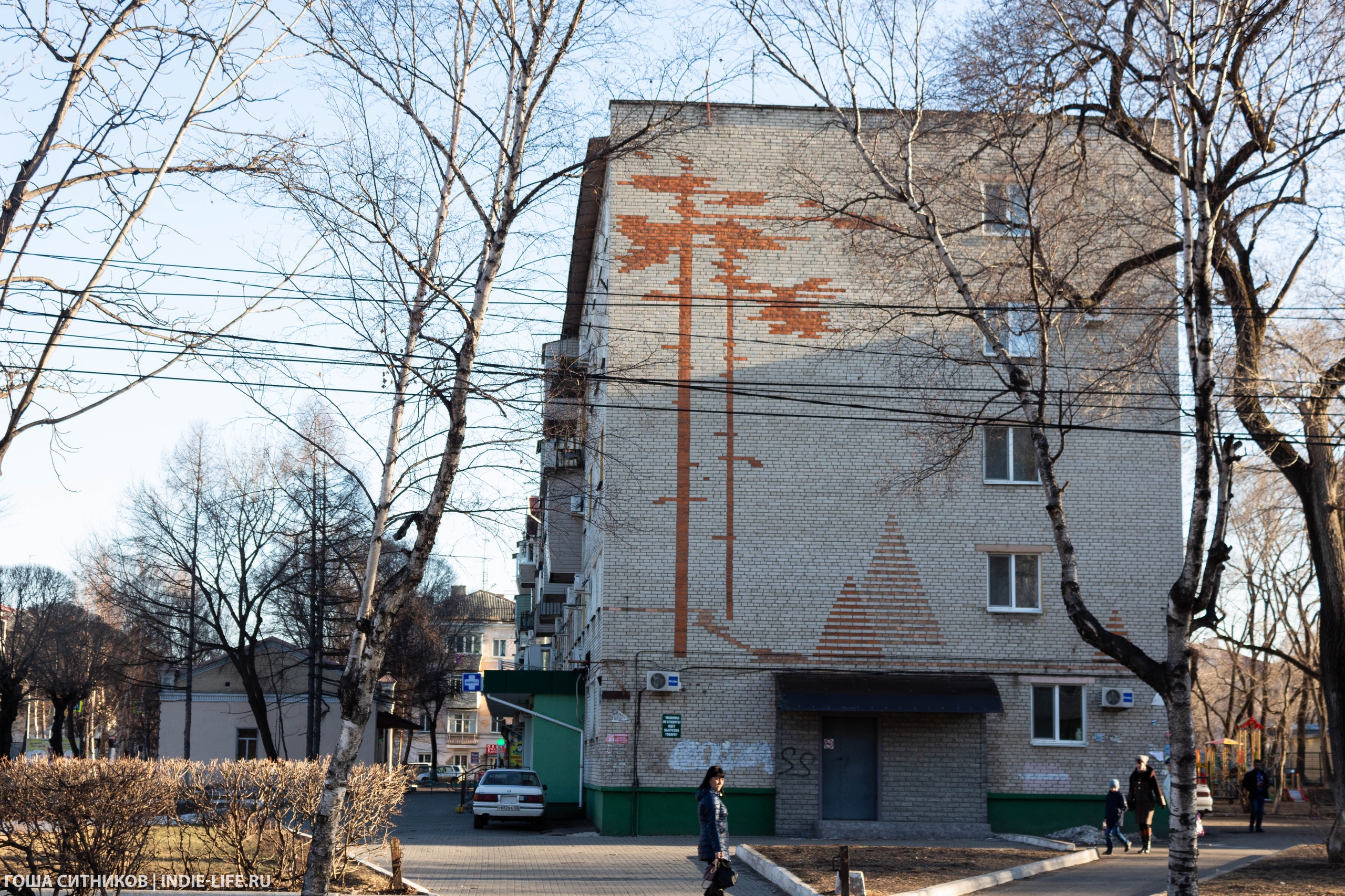Рисунок из кирпича