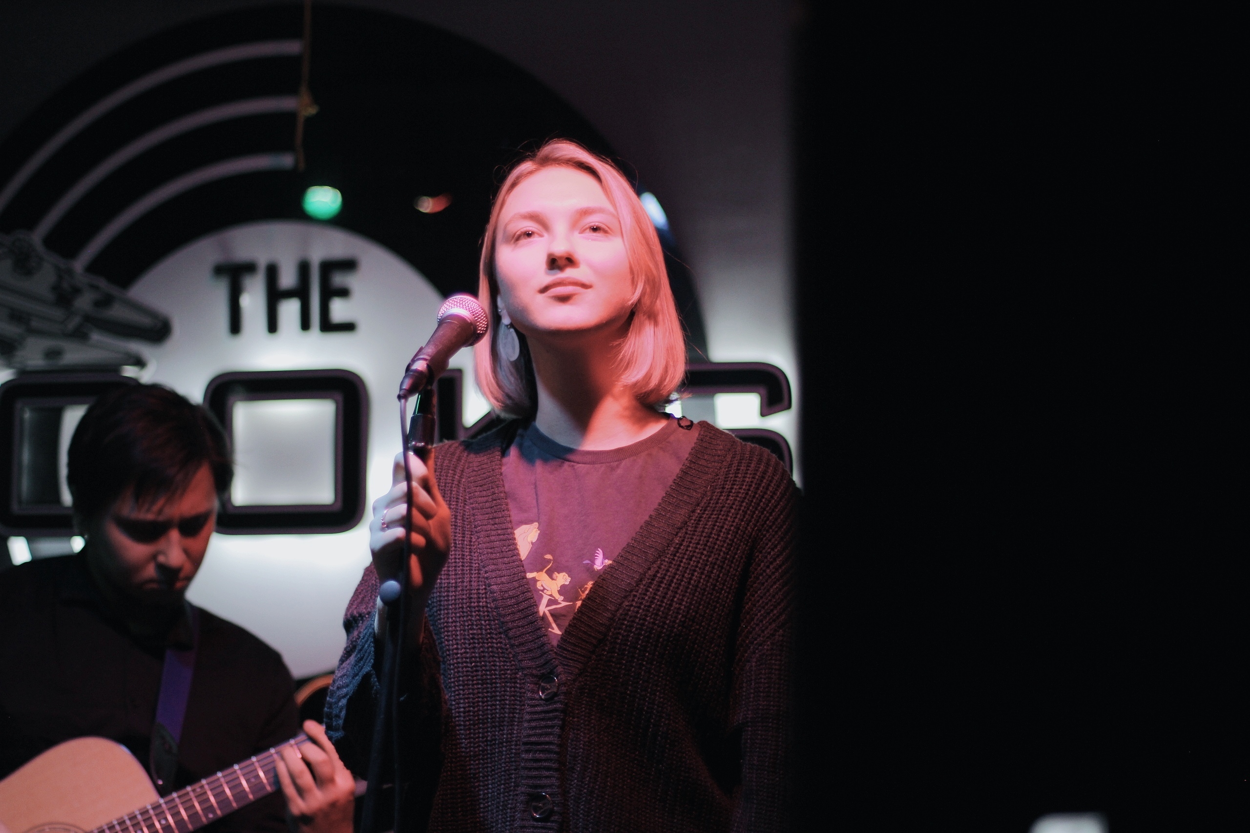 Северное сияние кострома ресторан. Выставка о чтении в библиотеке. Северное сияние кострома ресторан. Клуб сияние. Центр природного земледелия сияние.