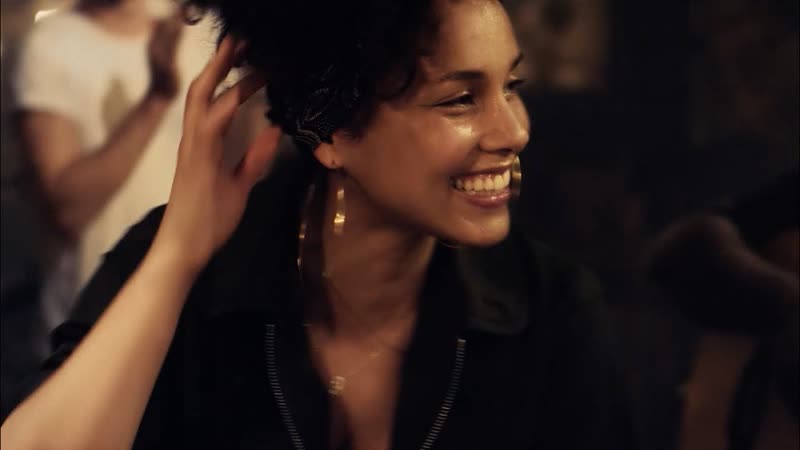 Alicia Keys in Paris ( A Take Away