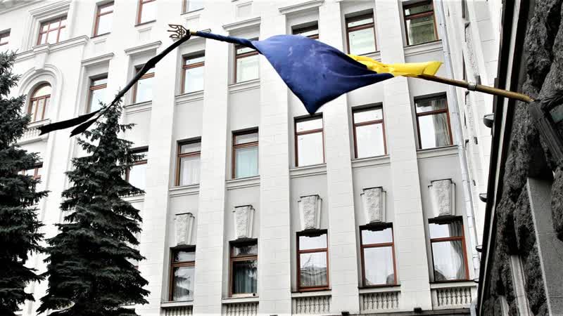 политолог безпалько сравнил украину с едва стоящим на
