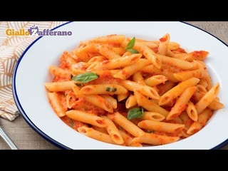 PASTA CON CREMA DI PEPERONI: RICETTA VELOCISSIMA