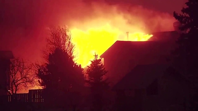 Colorado wildfire prompts mass