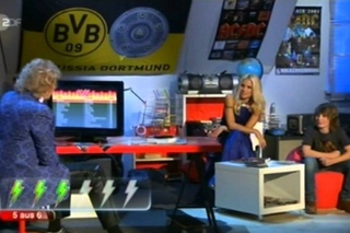 AC/DC - Wette, German TV,  Young  2011-10-08