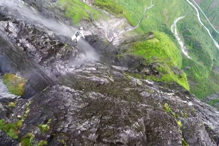 Voss Extreme Week BASE jump