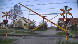 Spoorwegovergang Simrishamn (S) // Railroad crossing // Jrnvgsvergng