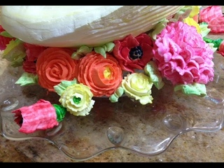 Ranuncula Flowers in Buttercream- Cake Decorating