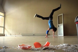 Coolest Dancing Ever: Yoga Breakdancing | THUNDERDUB