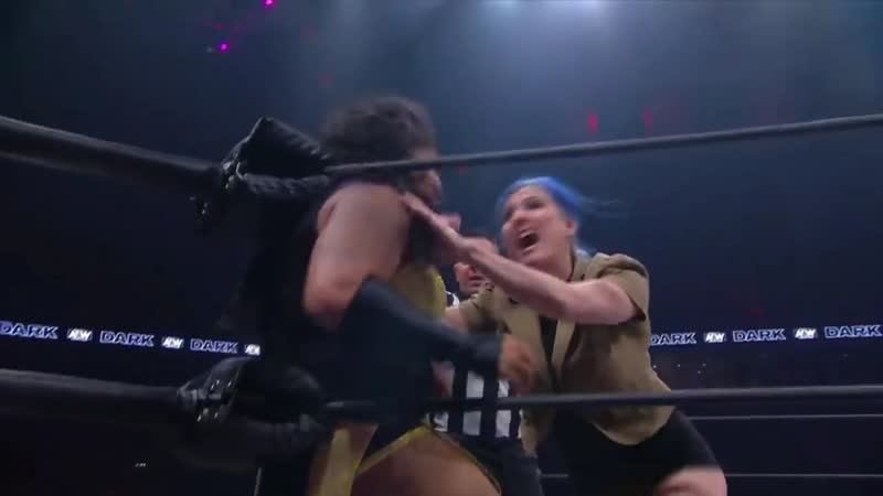 Nyla Rose vs Leva Bates (w, Peter