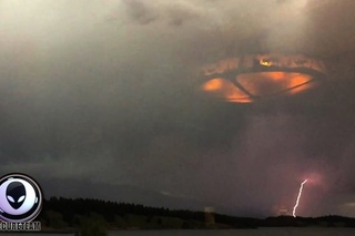 NEW Controversial Photo Of UFO Mothership In Storm Over Canada! 8/11/2015