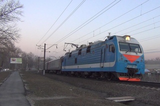 Электровоз ЭП1М-607 с поездом №34 Москва  Владикавказ