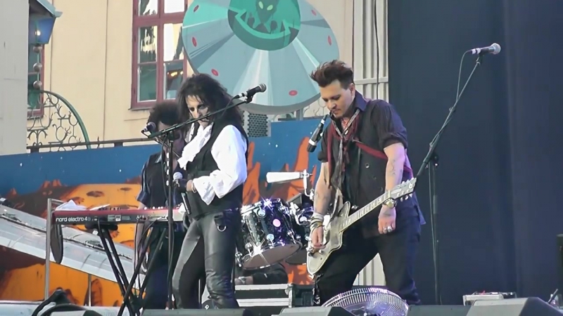 Hollywood Vampires Five to One Break On Through (to the Other