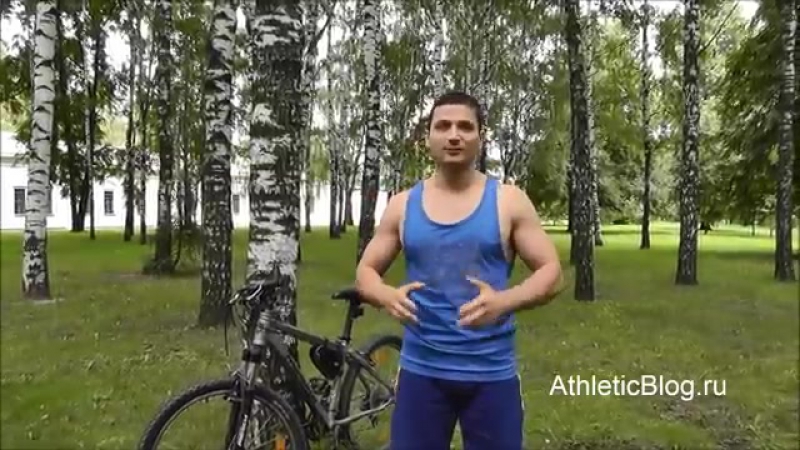 Рыжая бейби мастурбирует в бассейне на