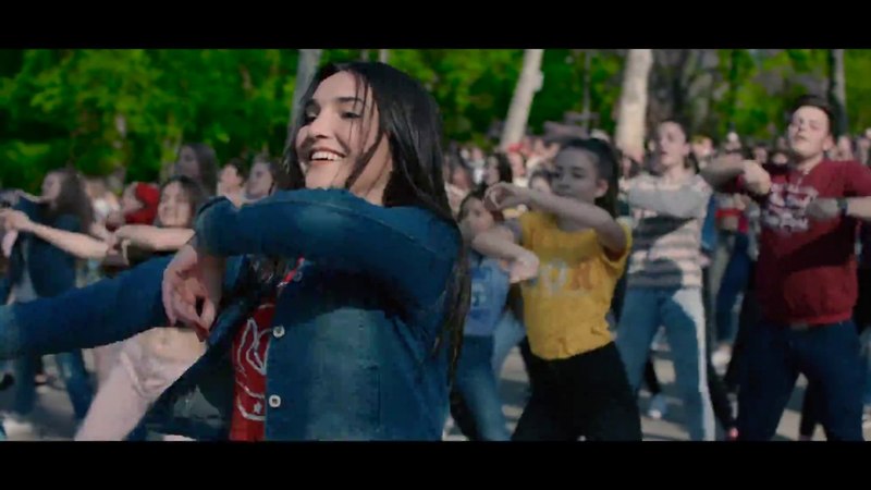 Sis n Bro Family Dance Flash Mob