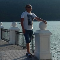 Роман Нелюбин
