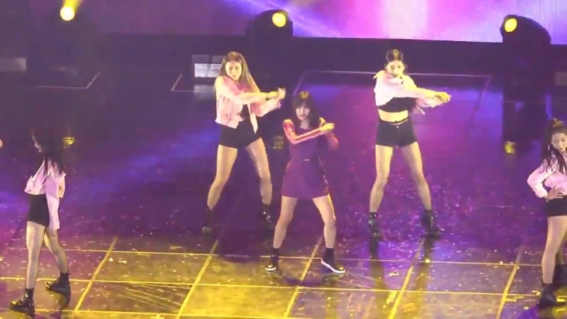 TWICEs Sana, Chaeyoung and Mina Oppa ( WAX) TWICELAND Zone 2 Fantasy