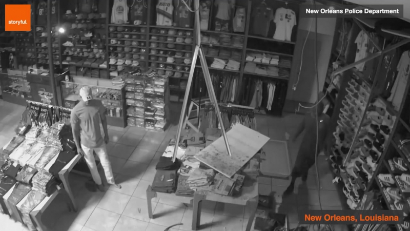 Worlds Worst Burglar Cant Escape