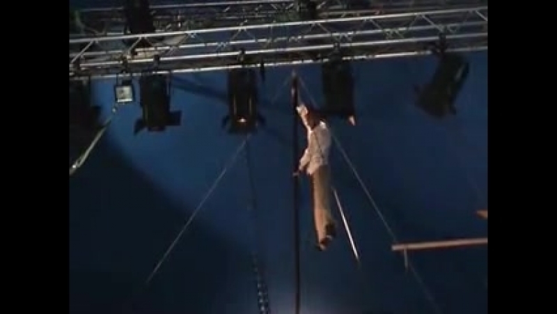Fabian Wixe acrobat au mat