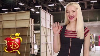 Fan Fest Message from Dove Cameron! | Descendants 3