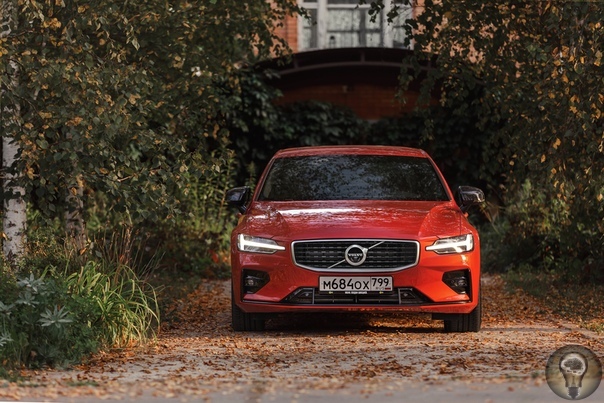 VOLVO S60: ВЗГЛЯД С ВЫСОТЫ Новое поколение среднеразмерного седана из Швеции как синоним премиальной достаточности. Вслушайся только: спортивный Volvo. Еще двадцать, а тем более тридцать лет