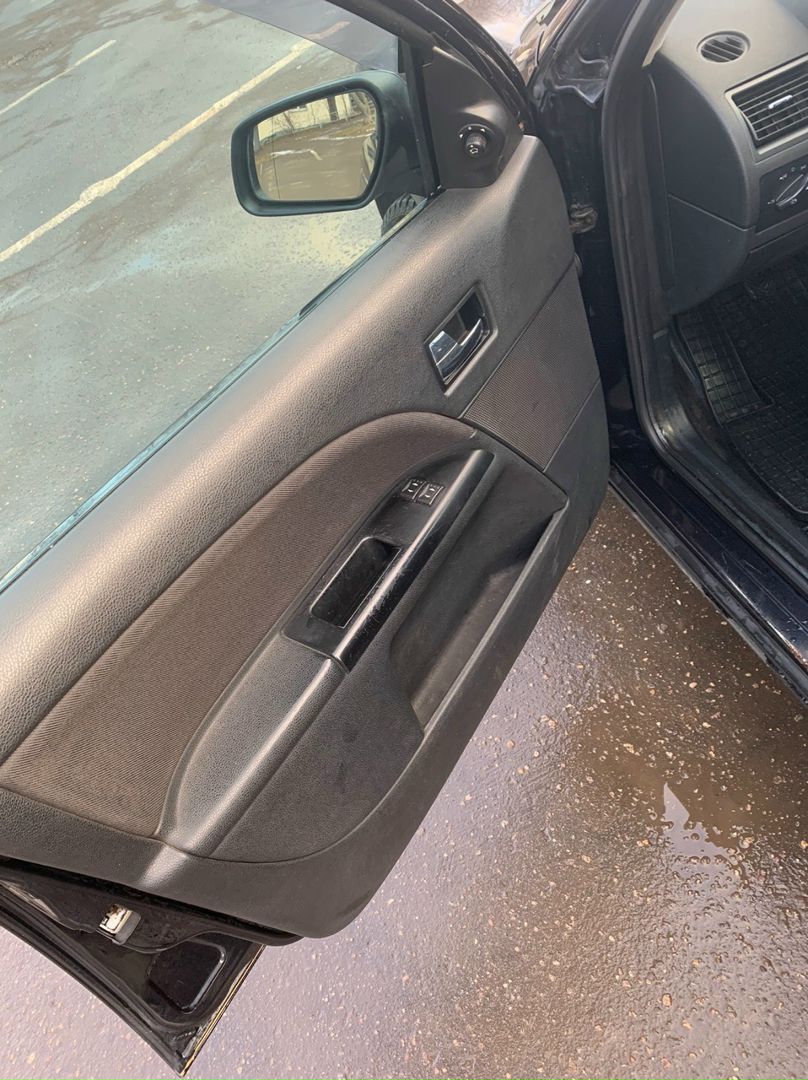 Продам форд мондео 2006 год механика,документы все чистые,есть мелкие ...