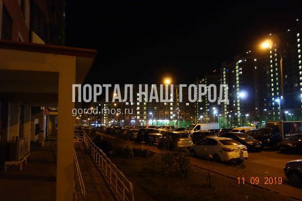 Коммунальщики восстановили освещение во дворе на Недорубова Коммунальщики восстановили освещение во дворе на Недорубова