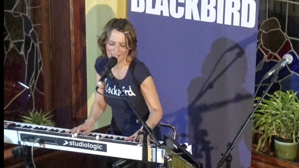 Blackbird ( Ivee