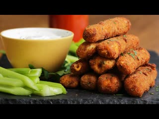 Palitinhos de frango com muarela com molho apimentado