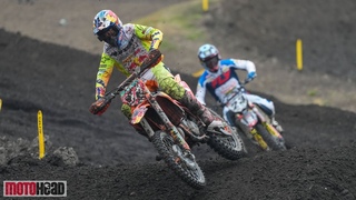 Jeffrey Herlings doles out a riding lesson at Schoolhouse in the British MX1 championship