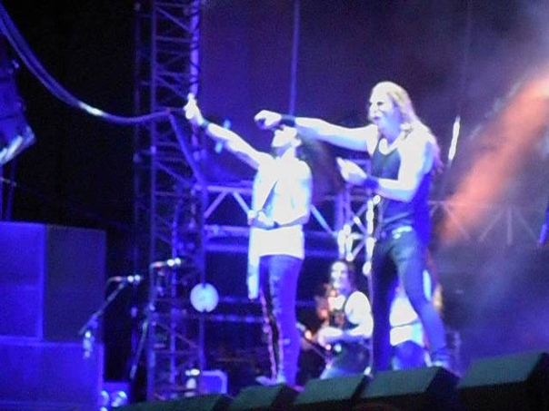 Fire and the flames Dragonforce with Jacky Vincent from Falling in
