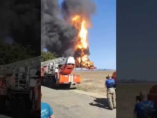 На пятый день пожара на нефтебазе под Ростовом произошел взрыв очередной топливной цистерны.