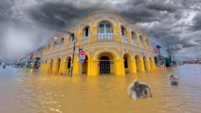 For the first time in 30 years Phuket city was completely flooded,