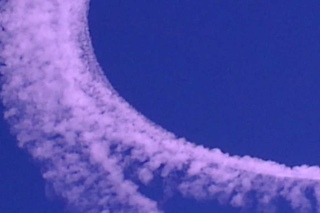 Circular Chemtrails over Adelaide South Australia 19th March 2013.  Пилот самолета сошел с ума?!. Химтрейлы - Химиотрассы.