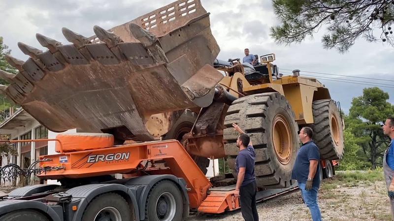 Transporting The Huge Caterpillar 992 G Wheel Loader (700 Km Trip) Sotiriadis, Labrianidis