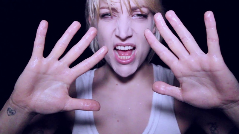 Evelinn Trouble Monstruous ( Official