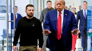 DONALD TRUMP HUMILIE ZELENSKY EN DIRECT - Jai de bonnes relations avec Poutine