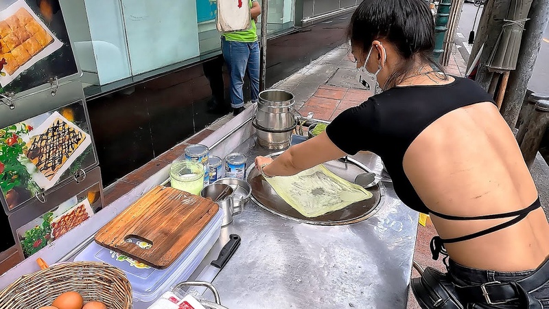 Lots Of Customers The Most Popular Rotti Lady In Bangkok Thai Street